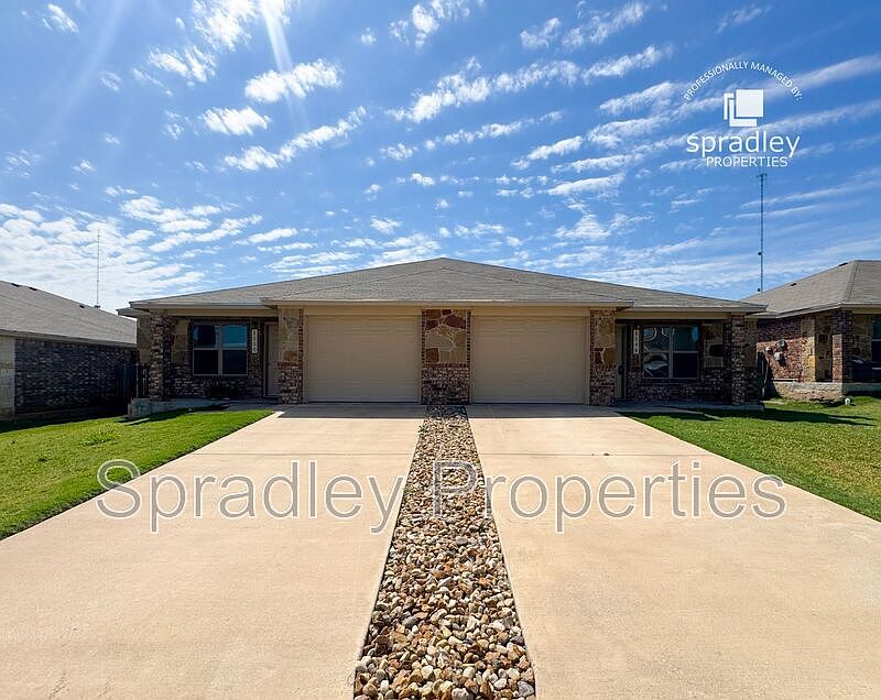 1st image of 1548 Brady Way