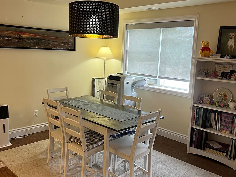 19 Queen St #4 — Photo 8
