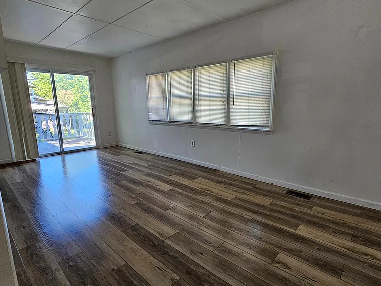 22 Plymouth Dr — Photo 11