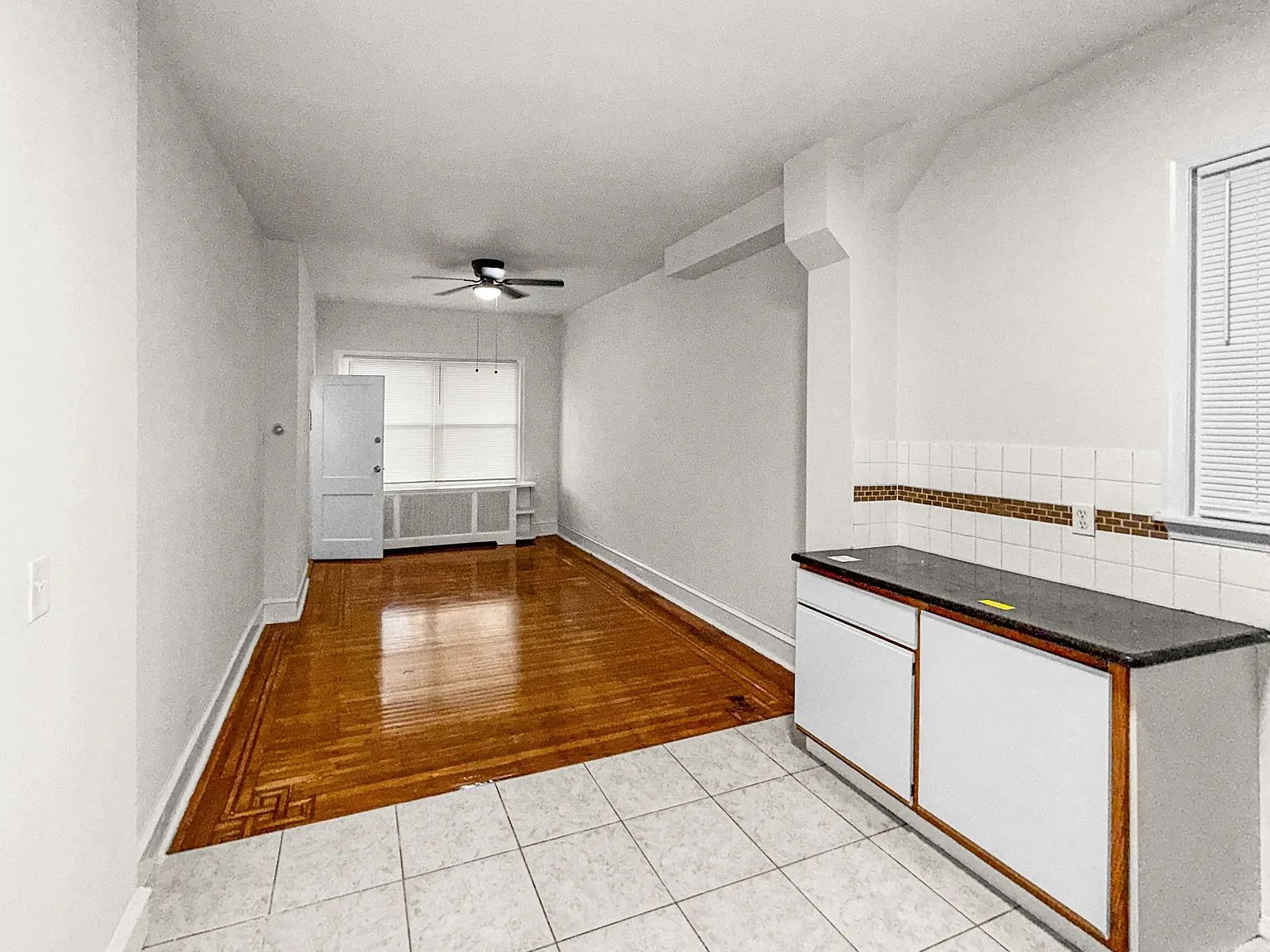 1 bed, 800 sqft, $1,150 — Photo 2
