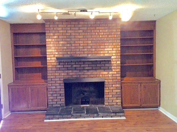 3rd image of 1414 Huntington Dr
