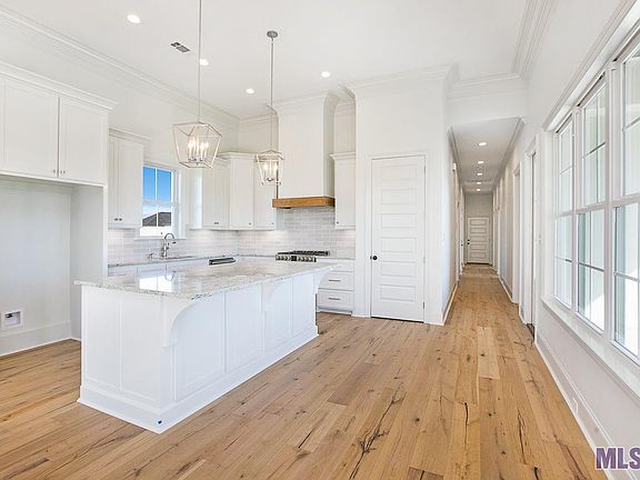 4th image of 376 Glenthorne Dr