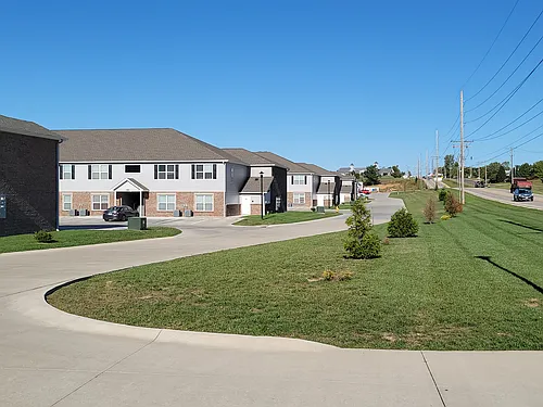 1 Hundred West Apartments Photo 1