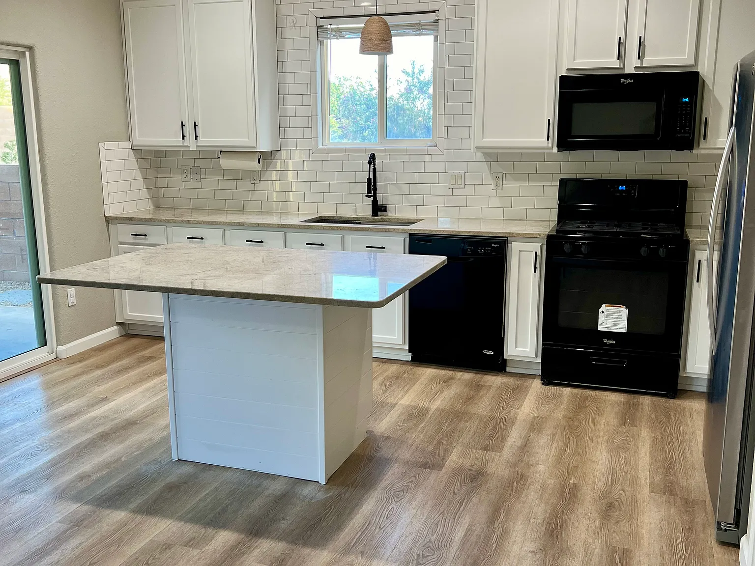 2319 Margarita Dr SE — Photo 2