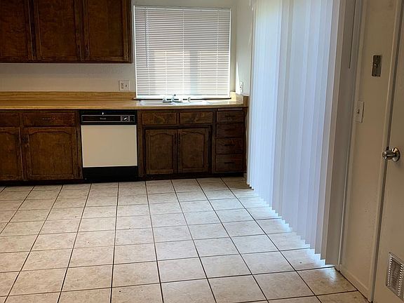 5th image of 1301 S Court St #8400671