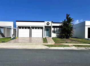 Urb Villas De Candelero Calle Golondrina E #8, Humacao, PR 00791