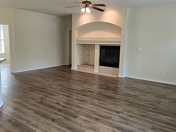 4th image of 3 Salisbury Cir