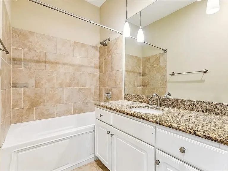 1201 Canal St #413 — Photo 12