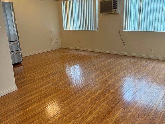 5th image of 601 E Acacia Ave APT B