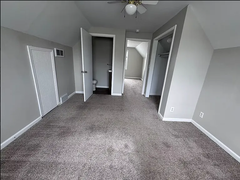 2704 S Macedonia Ave — Photo 18