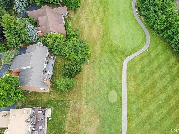 4th image of 4027 Fox Lake Dr
