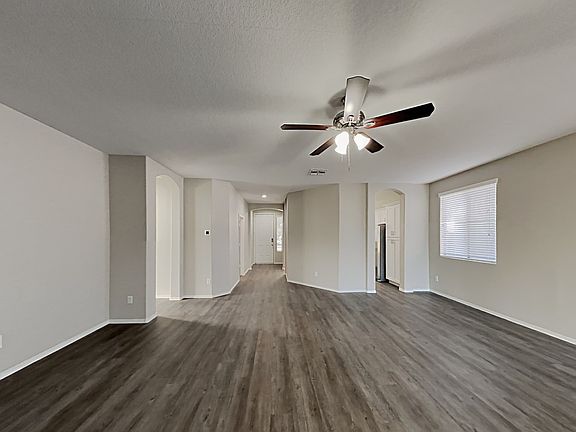 3rd image of 1538 W Saint Anne Ave