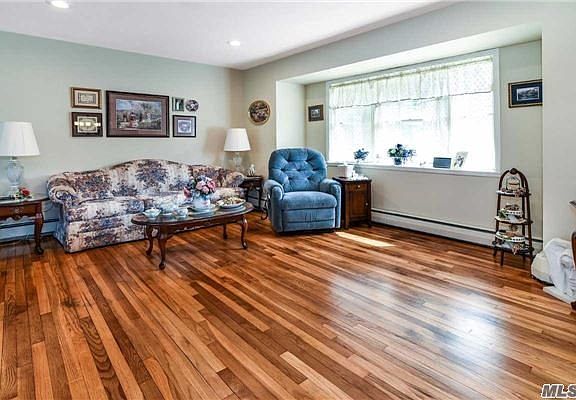3rd image of 37 Glenwood Dr