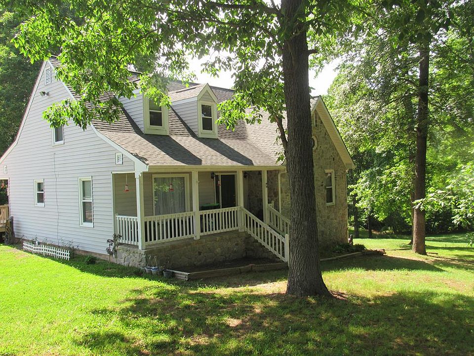 1st image of 24700 Thompson Ln