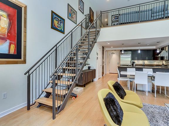 3rd image of 1700B Clarendon Blvd APT 121