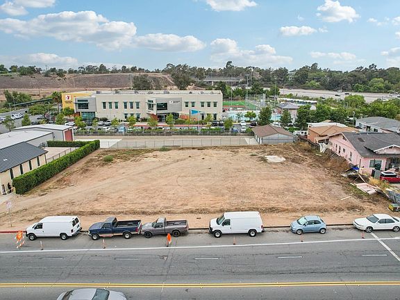 2nd image of 4560 Imperial Ave #1