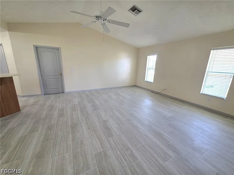 4614 SW 9th Pl — Photo 21