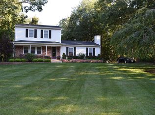 1 Knolls Dr, Jackson, NJ 08527