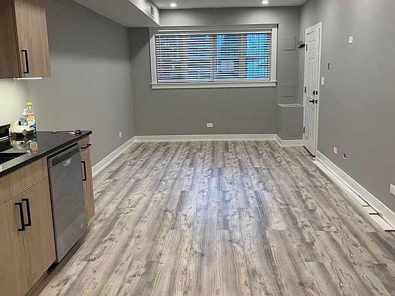 4th image of 1438 N Maplewood Ave #G