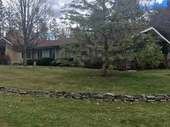 590 Faircrest Dr, Alma, MI 48801