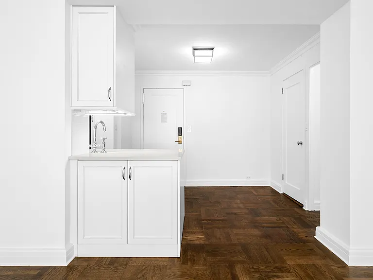 295 Central Park W #16C — Photo 6