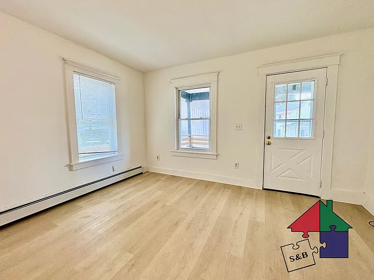 101 Union St — Photo 14