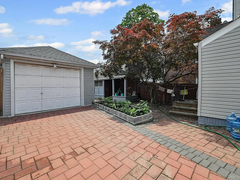 13 Herbert Ave — Photo 11