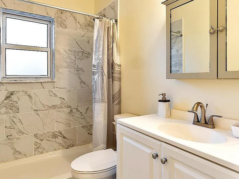 802 N J St — Photo 15