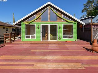 210 N Tomahawk Island Dr, Portland, OR