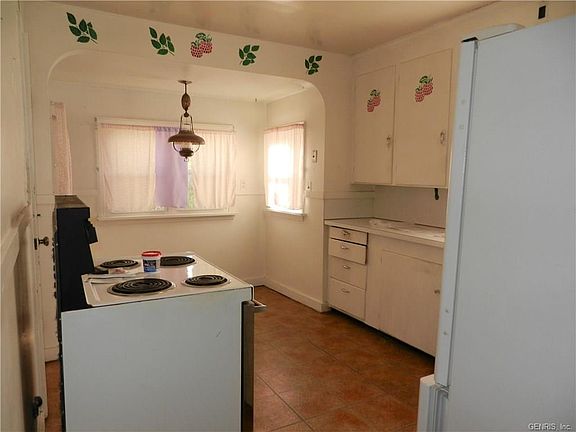 5th image of 111 Woodside Dr