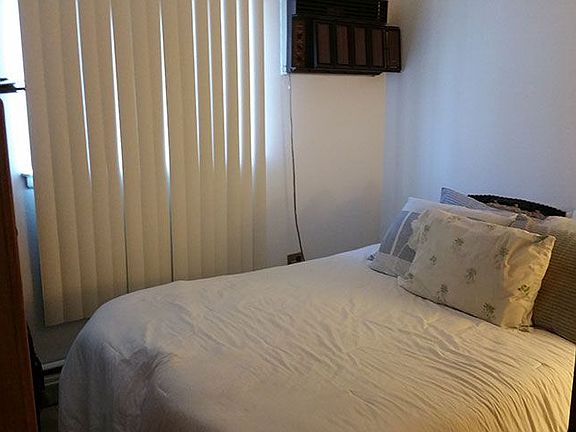 4th image of 408 Travis Ave