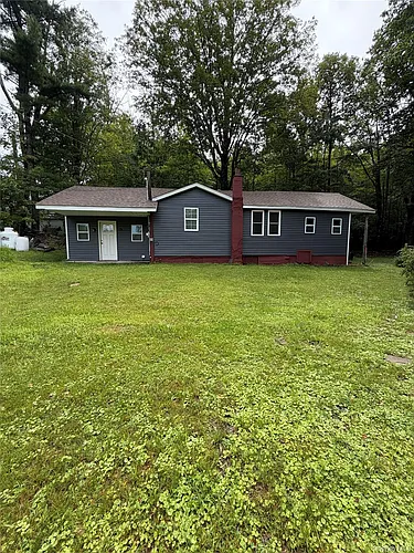 14 Maple St E Photo 1