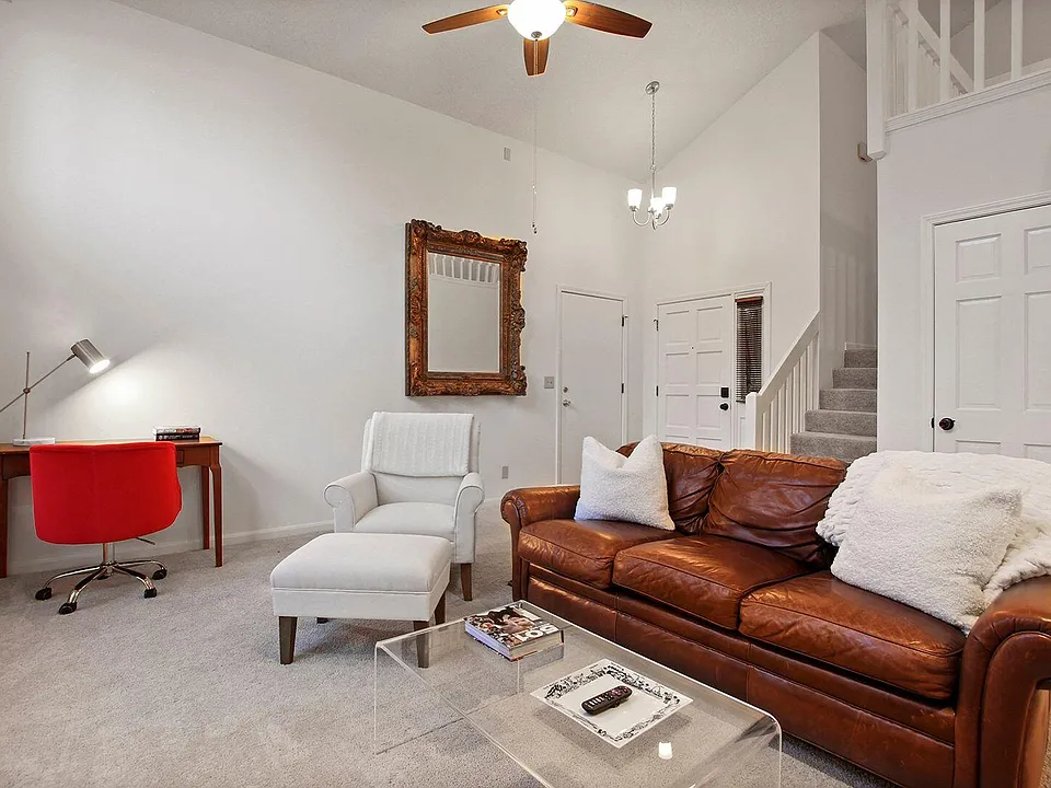 2804 Melody Ln