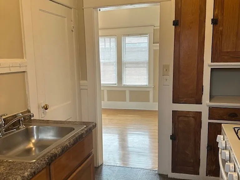 Freshly Renovated 2BR Apartments Near UWM Heat Included — Photo 19