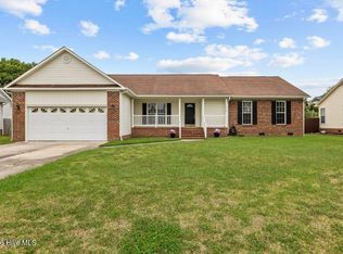 103 Richmond Dr, Jacksonville, NC 28540