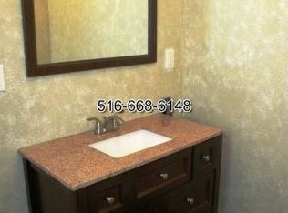 11309 200th St, Saint Albans, NY 11412