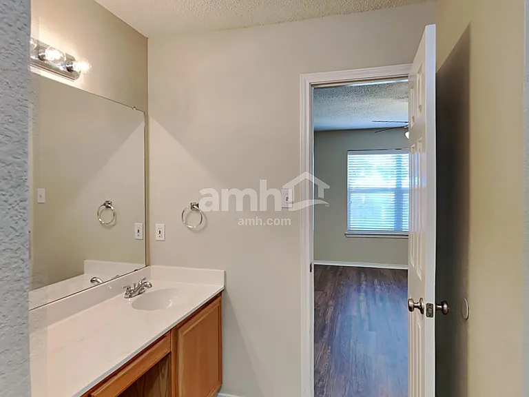 636 Blueberry Hill Ln — Photo 13