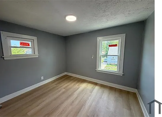 13827 Thornhurst Ave — Photo 8