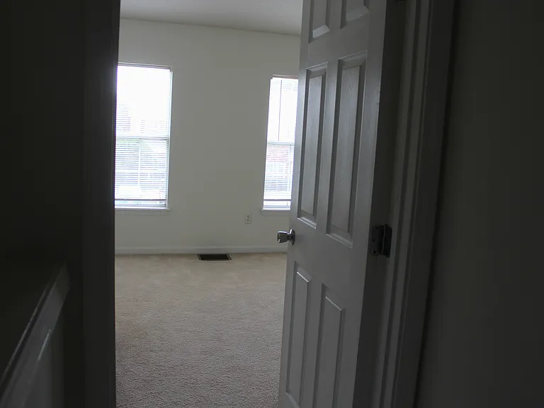 8139 Summerside Cir — Photo 13