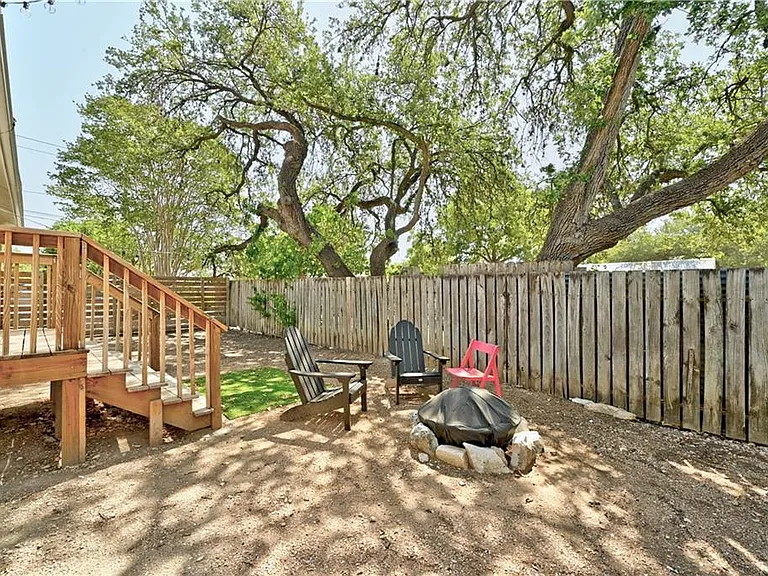 209 E Live Oak St #A — Photo 21