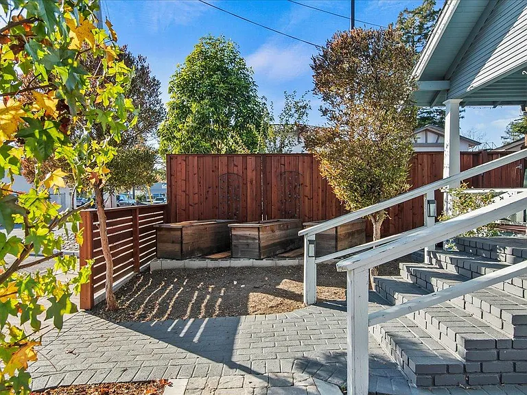 117 Glenwood Ave — Photo 3