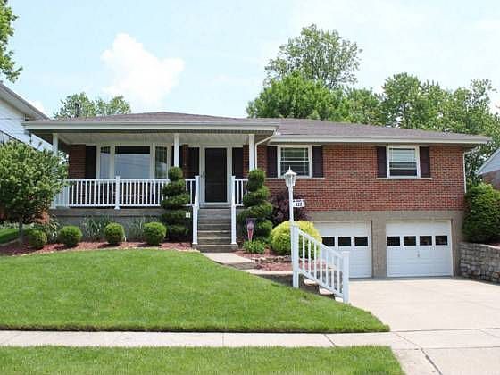 1st image of 822 Hiddenlake Ln