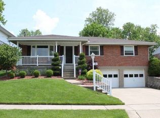 822 Hiddenlake Ln, Cincinnati, OH 45233