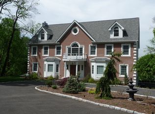 21 Norton Ln, Old Greenwich, CT 06870