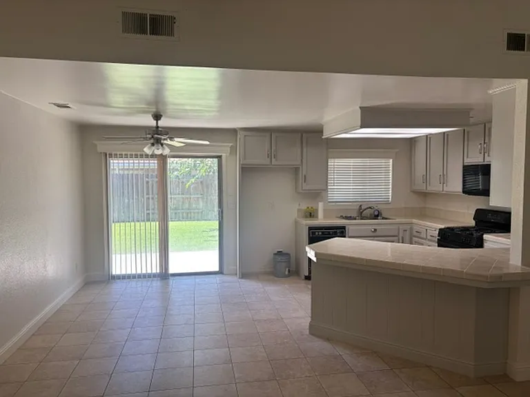 11009 Bahia Ct — Photo 7