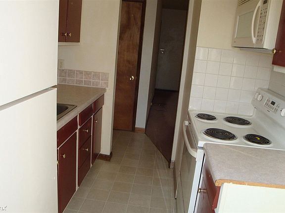 Kitchen-resized