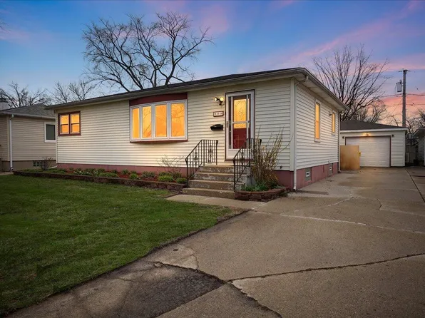 909 N Rensselaer St, Griffith, IN 46319