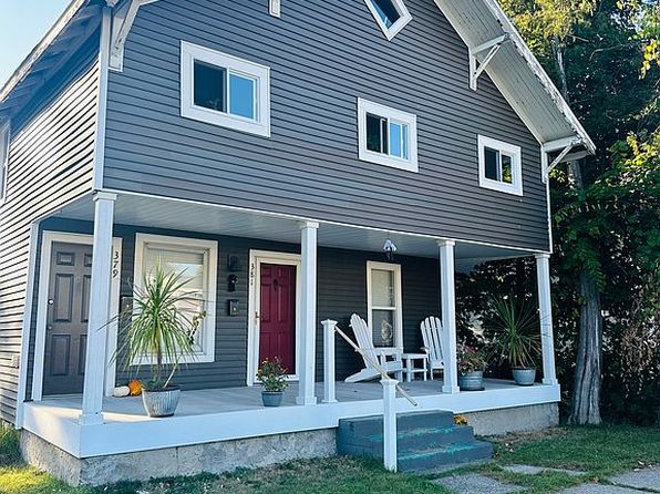 381 Elm St