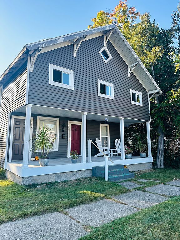 381 Elm St - Property Image