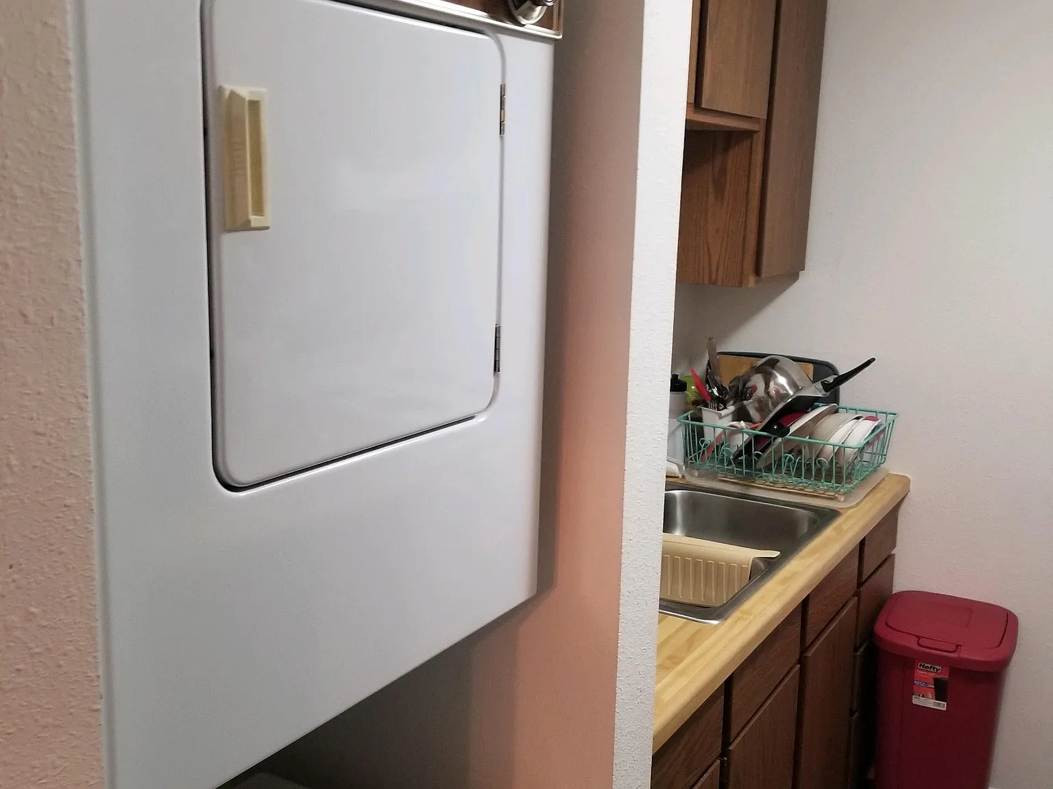 2 bed, 1.5 bath, 960 sqft, $1,300 — Photo 3